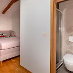 Mihaela By Interhome Vikendica *